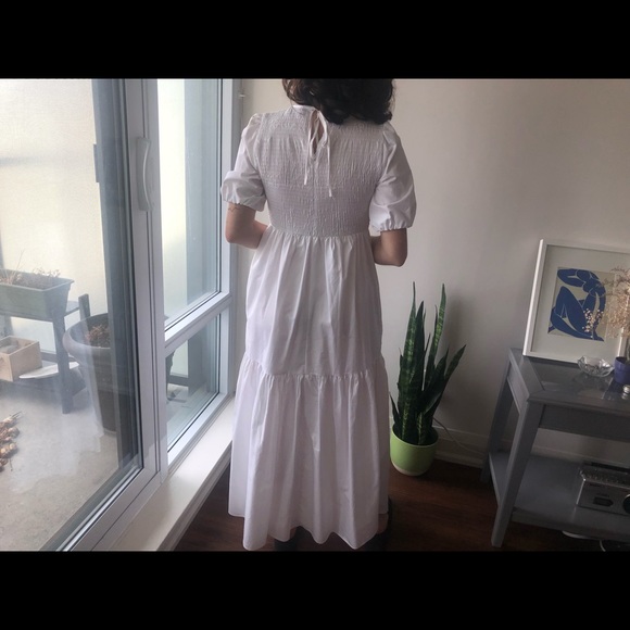 White puffed sleeve dress - Picture 2 of 2